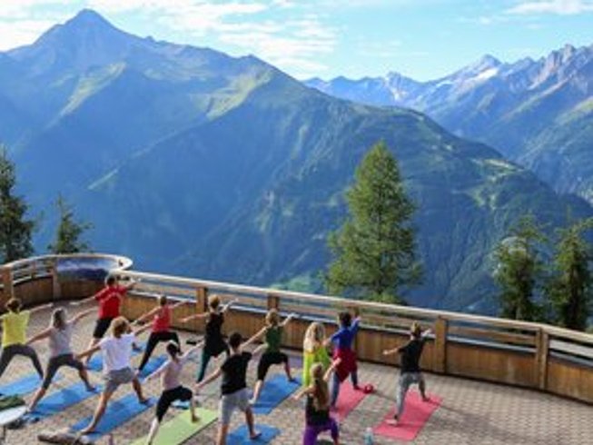 Finden Sie Ihre Mitte in diesem friedlichen Yoga Retreat in Österreich
